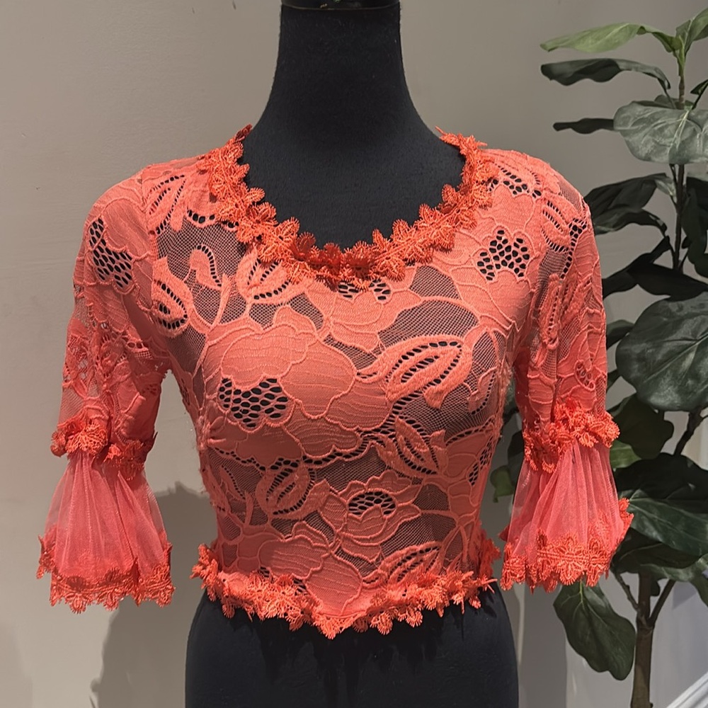 FASHION NOVA CORAL LACE CROPPED TOP